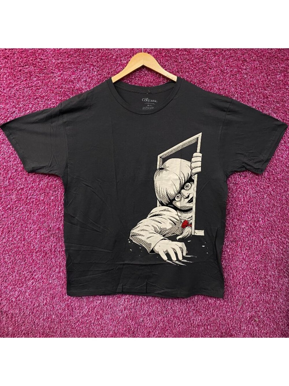 The Conjuring Annabelle Doll Graphic T-Shirt XL